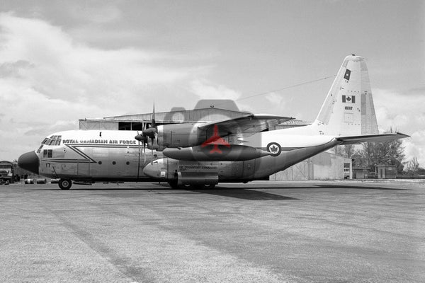 10317 Lockheed C130E, RCAF, Dar Es Salaam 1966