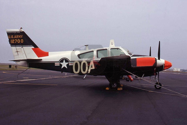 12700(00A) Beech T-42A, US Army, Langley 1971