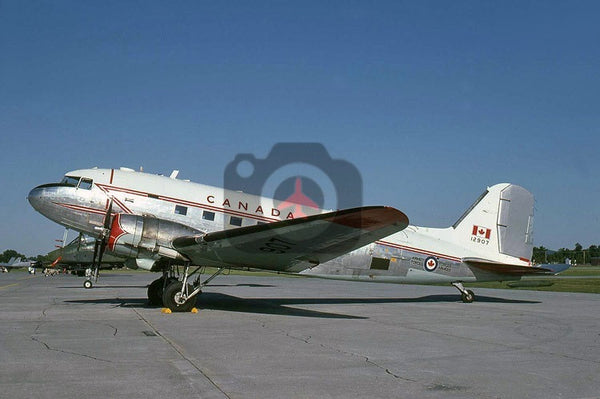 12907 Douglas C-47, CAF, 1986