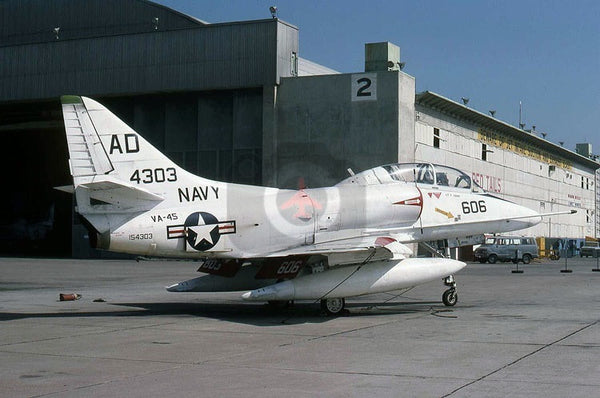 154303(AD606) Douglas TA-4J Skyhawk, USN(VA-45), 1977