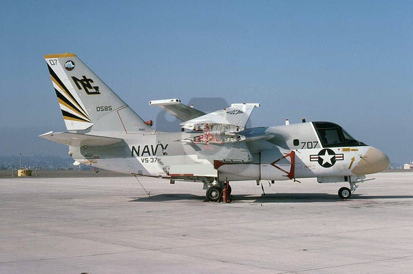 160585(NG707) Lockheed S-3A, USN(VS-37), 1977