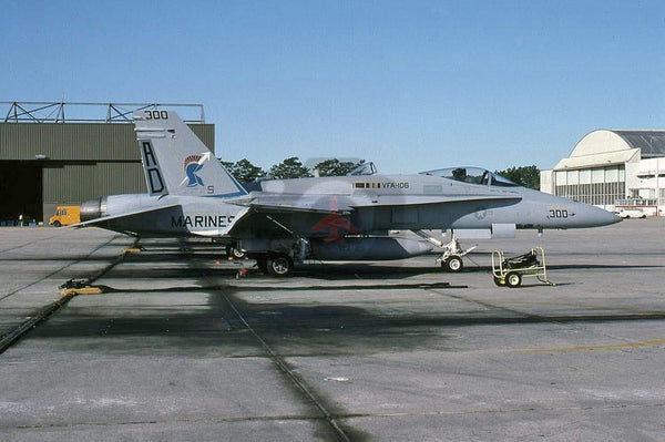 163105(AD300) McDonnell Douglas F-18A, USN(VFA-106), Cecil Field 1991, CAG Bird