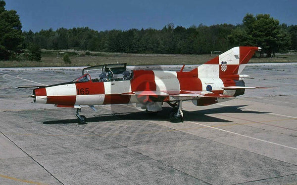 165 Mikoyan MiG-21Um, Croatian AF, 2007, special colours