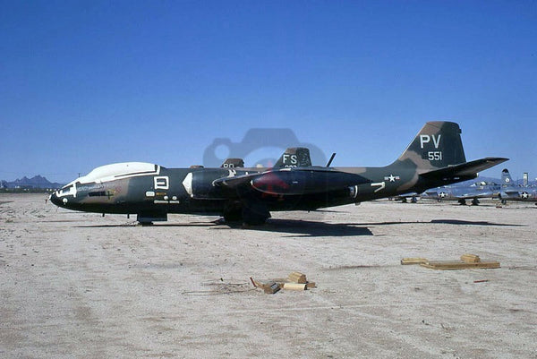 21551(PV) Martin B-57B, USAF, Davis Monthan 1971