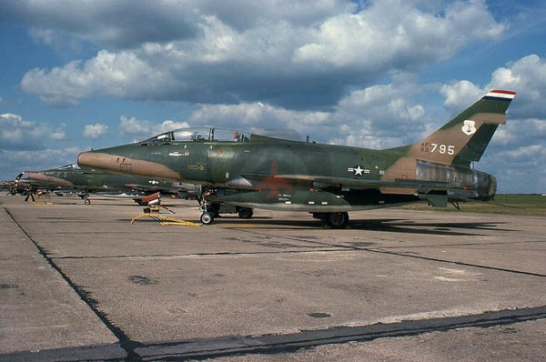 63-795 North American F-100F, Indiana ANG, Lakenheath 1976