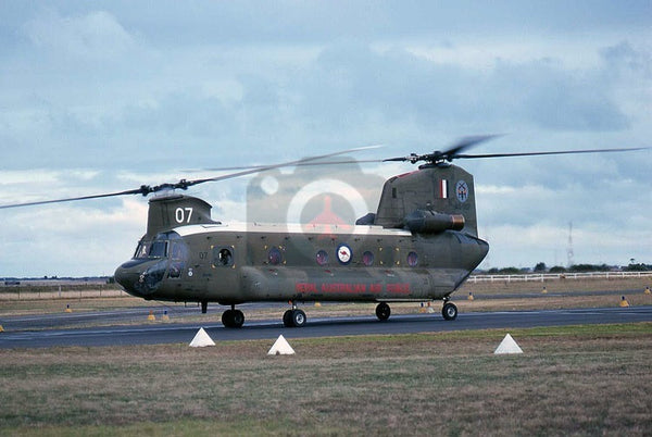 A15-007 Boeing CH-47C Chinook, RAAF(12Sqn), Laverton 1977