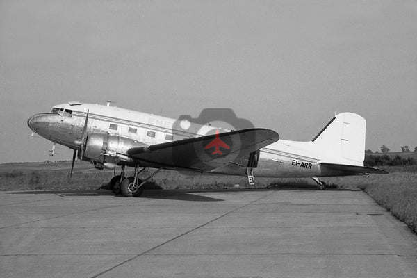 EI-ARR Douglas DC-3, Emerald Airways, Luton 1967