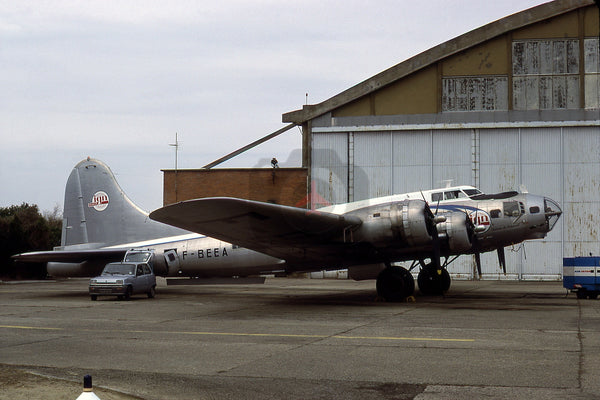 F-BEEA Boeing B-17G, Institut Geographique National