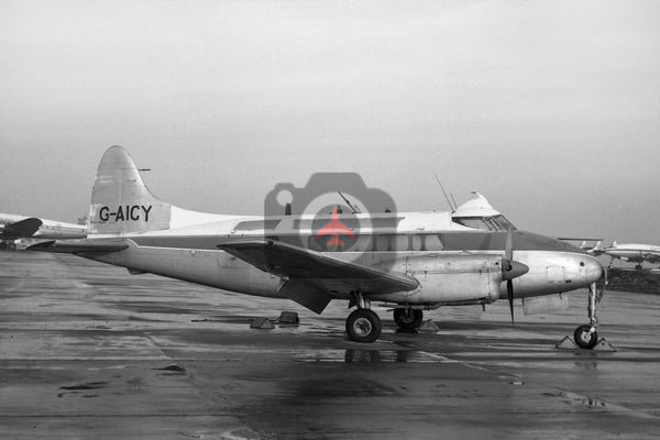 G-AICY De Havilland DH104 Dove, Luton 1965