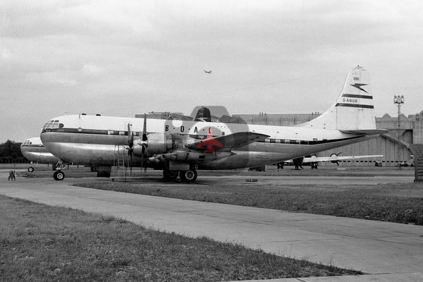 G-ANUB Boeing 377 Stratocruiser, BOAC, Heathrow