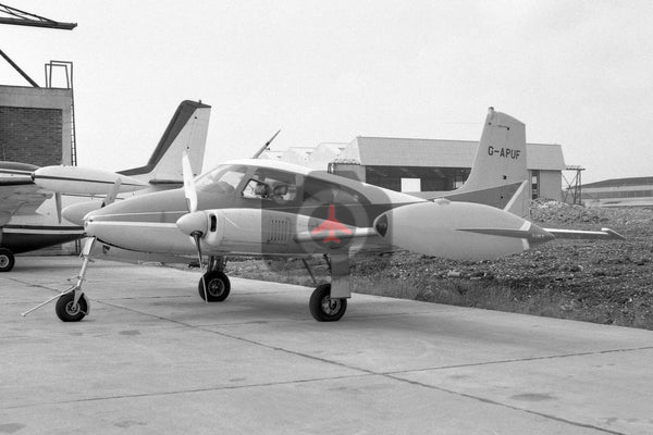 G-APUF Cessna 310E, Luton 1964