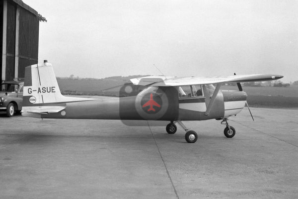 G-ASUE Cessna 150D, Luton 1965