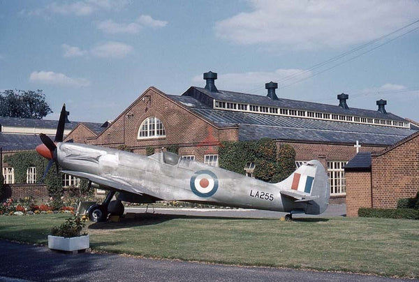 LA255 Supermarine Spitfire F21, Cardington 1961