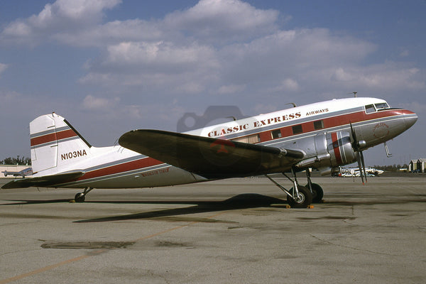 N103NA  Douglas DC-3, Classic Express Airways