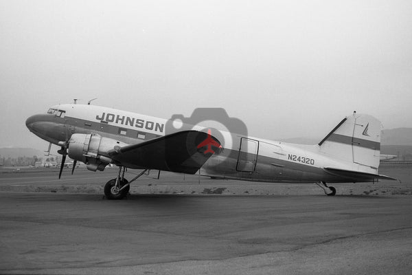 N24320 Douglas DC-3, Johnson Flying Services, Missoula 1970