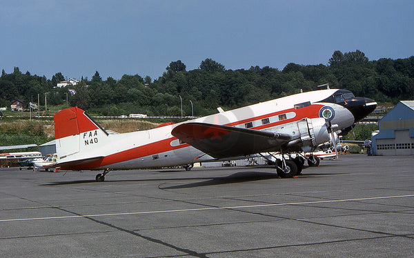 N40 Douglas DC-3, FAA