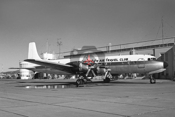 N5900 Douglas DC-7C, Traventure Air Travel Club, Oakland 1972