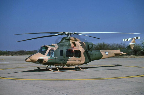 OH-6 Bell 412, Botswanan DF, Thebephatshwa 2002