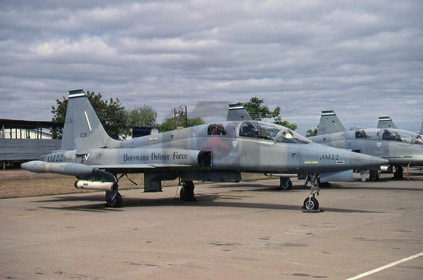 OJ-22 Canadair CF-5D, Botswanan DF, Francistown 2002