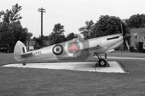 SM411 Supermarine Spitfire LFXVIe, Wattisham 1960