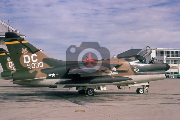 70-1030(DC) LTV A-7D, USAF(355 TFW), Kelly 1972