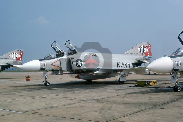 155824(AG111) McDonnell Douglas F-4J, USN(VF-102), 1975