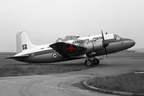 VX577 Vickers Valetta C.2, Northern Parachute Centre, Usworth 1964