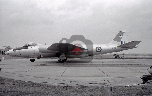 XH130 English Electric Canberra PR.9, RAF(13 Sqn), Waddington 1964