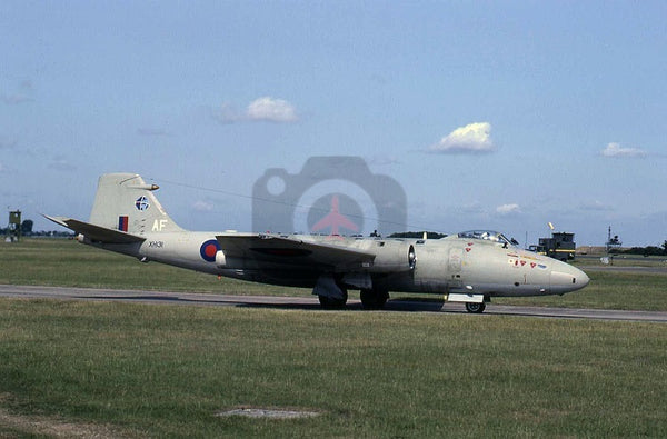 XH131(AF) English Electric Canberra PR.9, RAF(39Sqn)