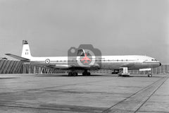 XR395 De Havilland DH106 Comet C.4, RAF, Heathrow